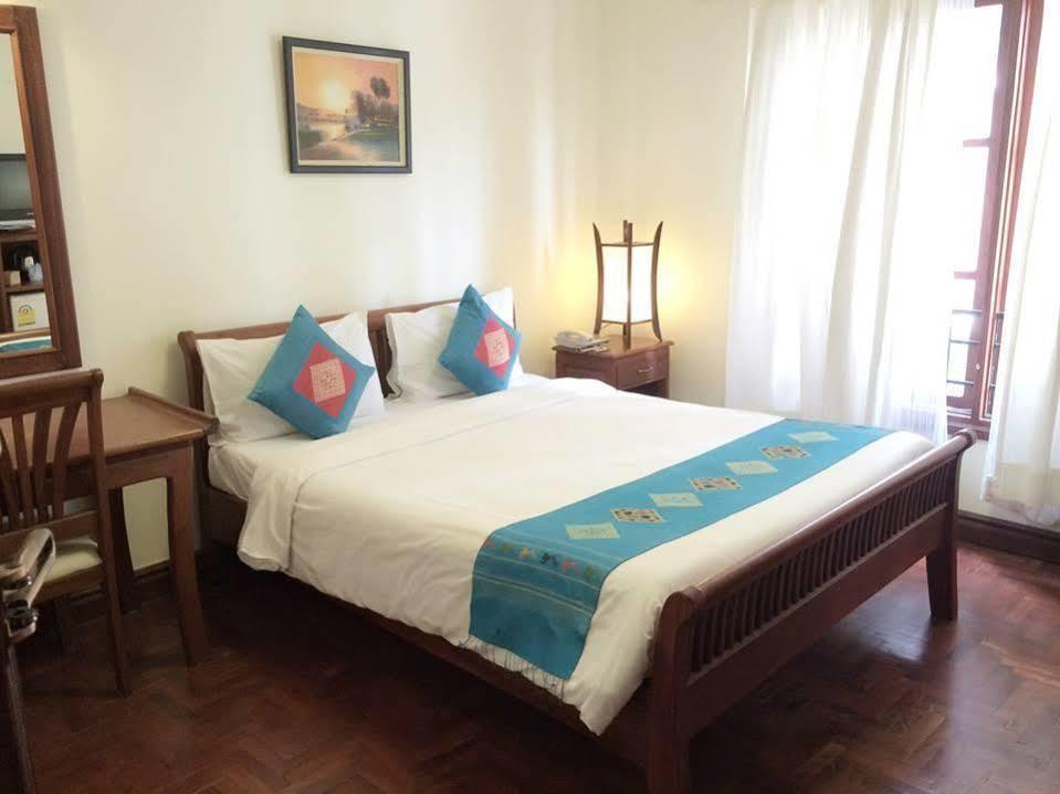 Avilla Phasouk Hotel Vientiane Exterior photo